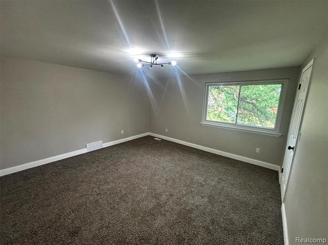 29621 Fernhill Drive, Farmington Hills, MI 48334