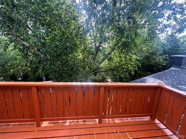 29621 Fernhill Drive, Farmington Hills, MI 48334