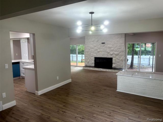 29621 Fernhill Drive, Farmington Hills, MI 48334