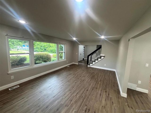 29621 Fernhill Drive, Farmington Hills, MI 48334