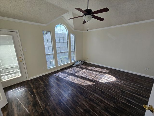 401 Bent Creek Drive, Garland, TX 75040