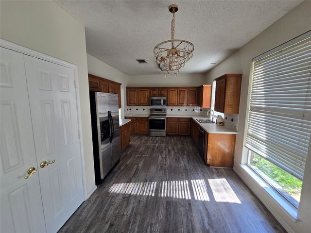 401 Bent Creek Drive, Garland, TX 75040