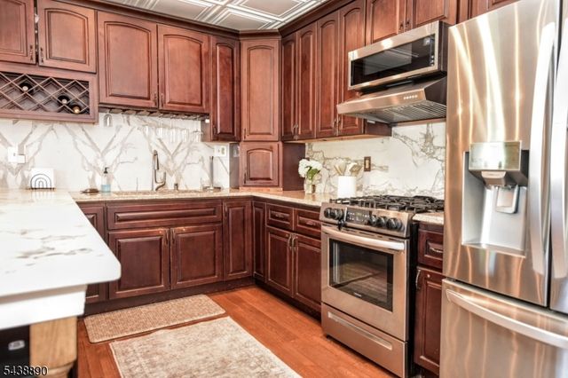 27 Joan St, Wayne Twp., NJ 07470