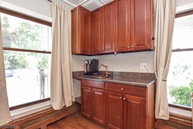 27 Joan St, Wayne Twp., NJ 07470