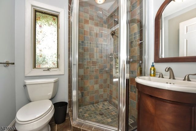 27 Joan St, Wayne Twp., NJ 07470