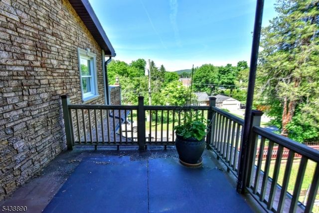 27 Joan St, Wayne Twp., NJ 07470