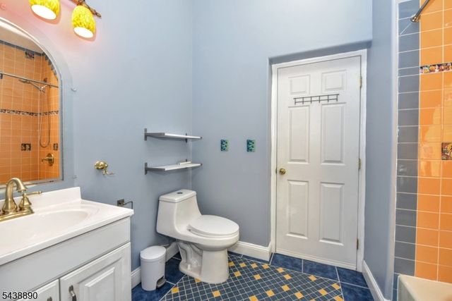 27 Joan St, Wayne Twp., NJ 07470