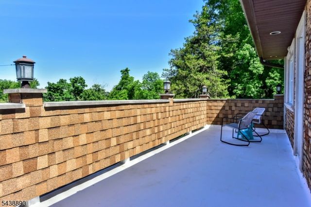 27 Joan St, Wayne Twp., NJ 07470