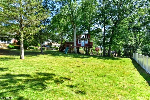 27 Joan St, Wayne Twp., NJ 07470
