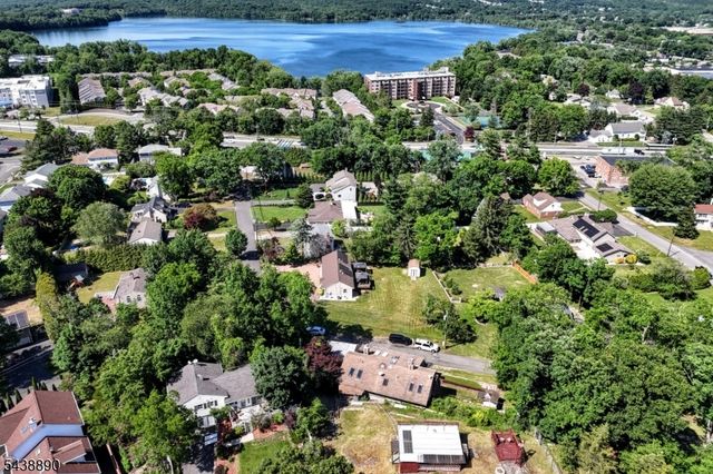 27 Joan St, Wayne Twp., NJ 07470