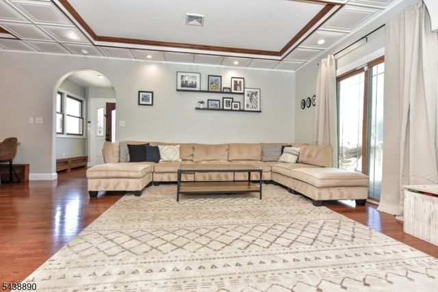 27 Joan St, Wayne Twp., NJ 07470