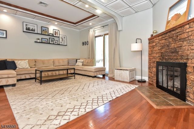 27 Joan St, Wayne Twp., NJ 07470