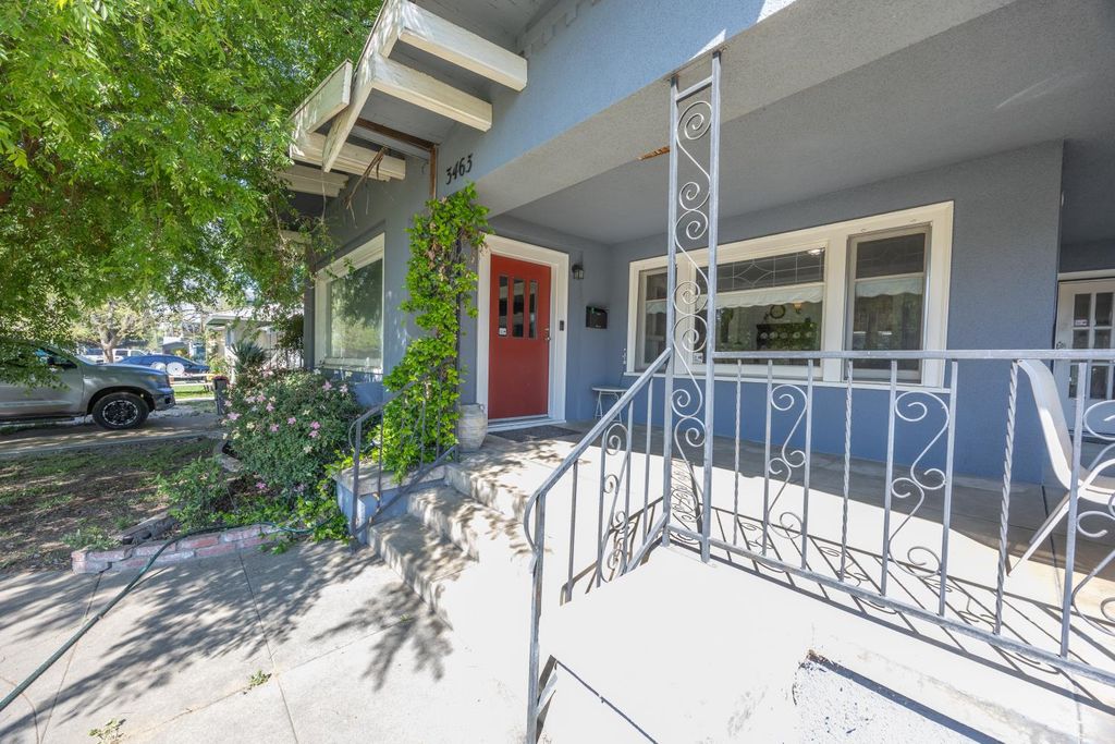 Image 10 of property listing at 3463 E Kerckhoff Avenue, Fresno, CA 93702