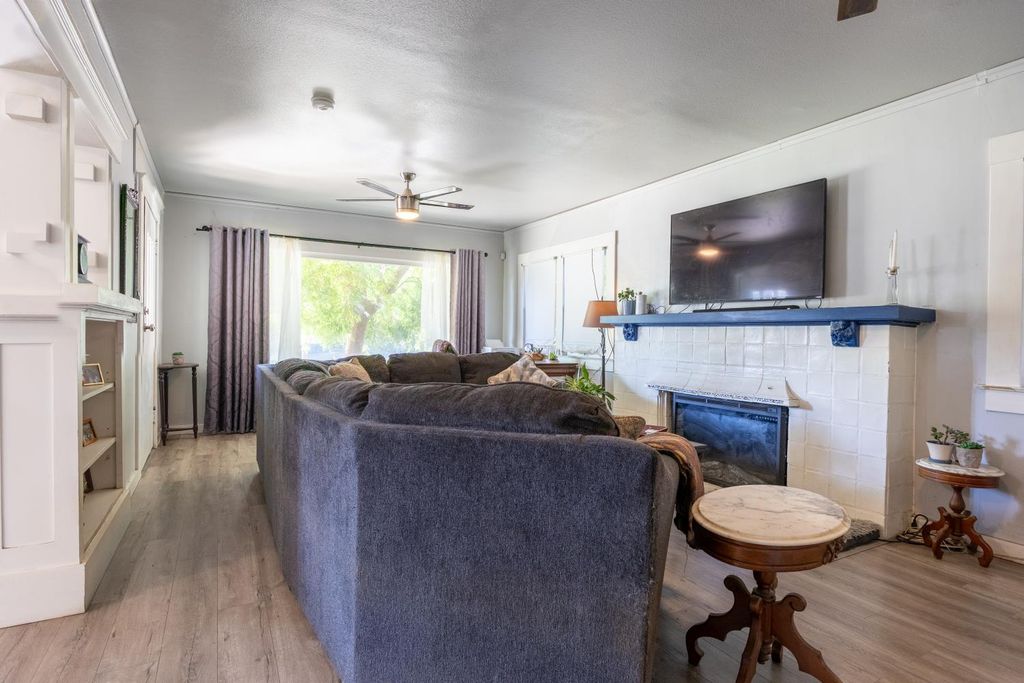 Image 14 of property listing at 3463 E Kerckhoff Avenue, Fresno, CA 93702