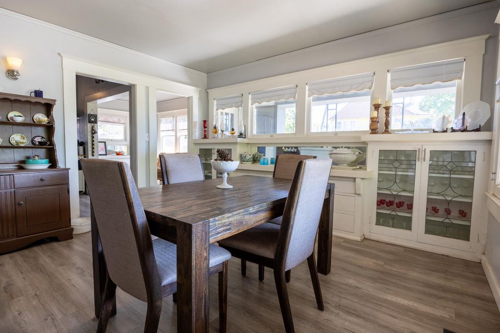 Image 16 of property listing at 3463 E Kerckhoff Avenue, Fresno, CA 93702