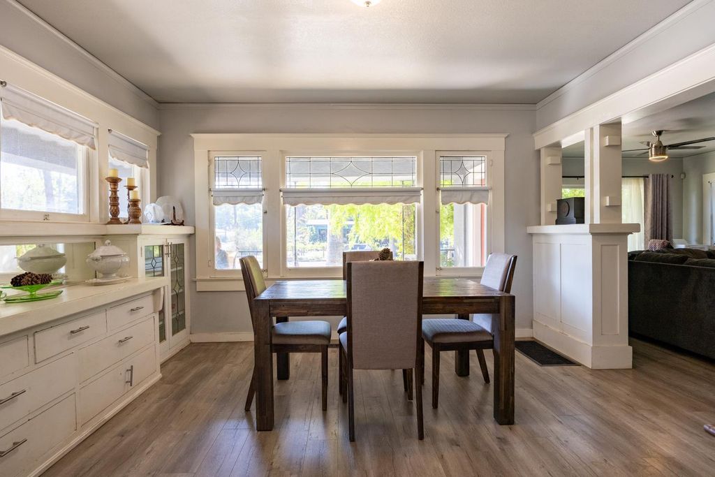 Image 17 of property listing at 3463 E Kerckhoff Avenue, Fresno, CA 93702