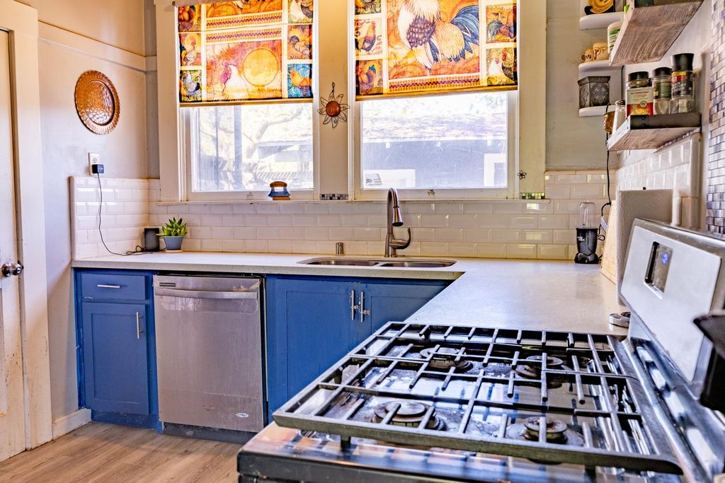 Image 22 of property listing at 3463 E Kerckhoff Avenue, Fresno, CA 93702