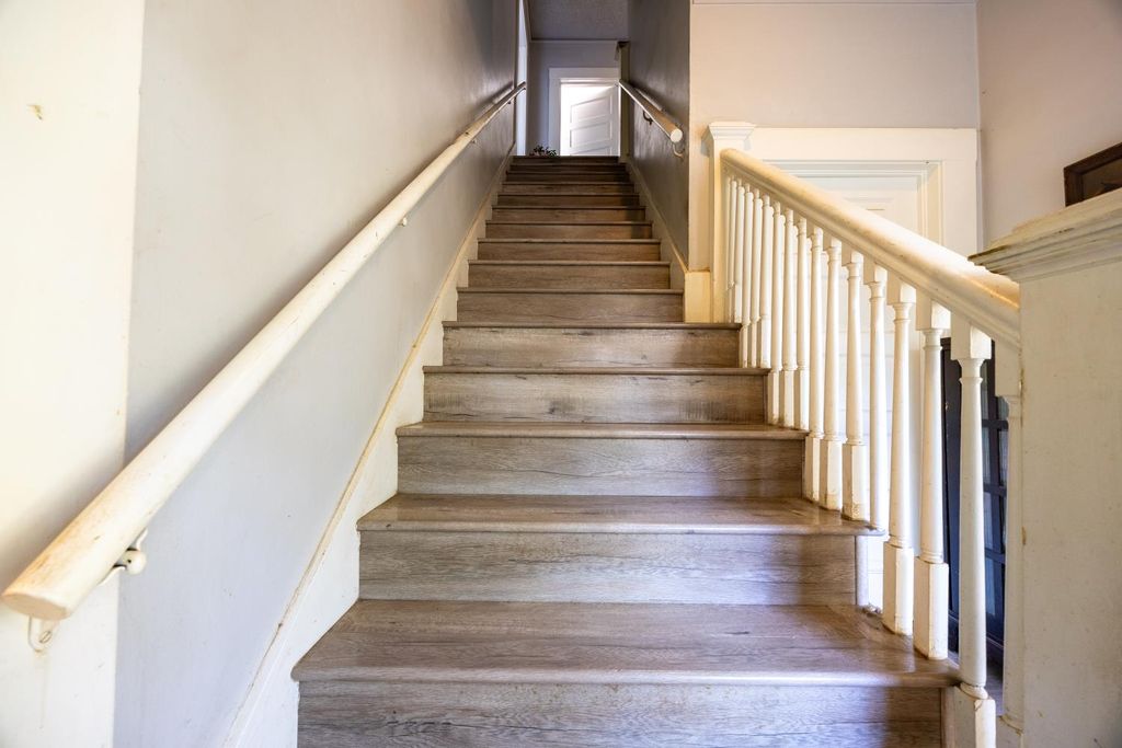 Image 25 of property listing at 3463 E Kerckhoff Avenue, Fresno, CA 93702