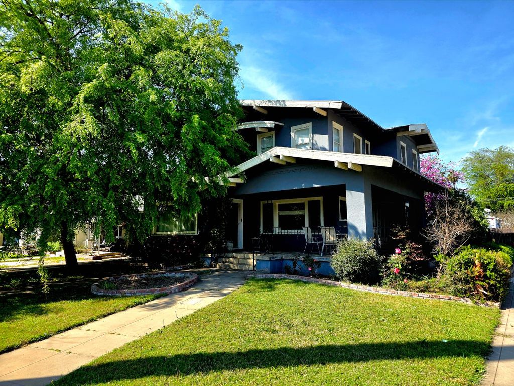 Image 3 of property listing at 3463 E Kerckhoff Avenue, Fresno, CA 93702