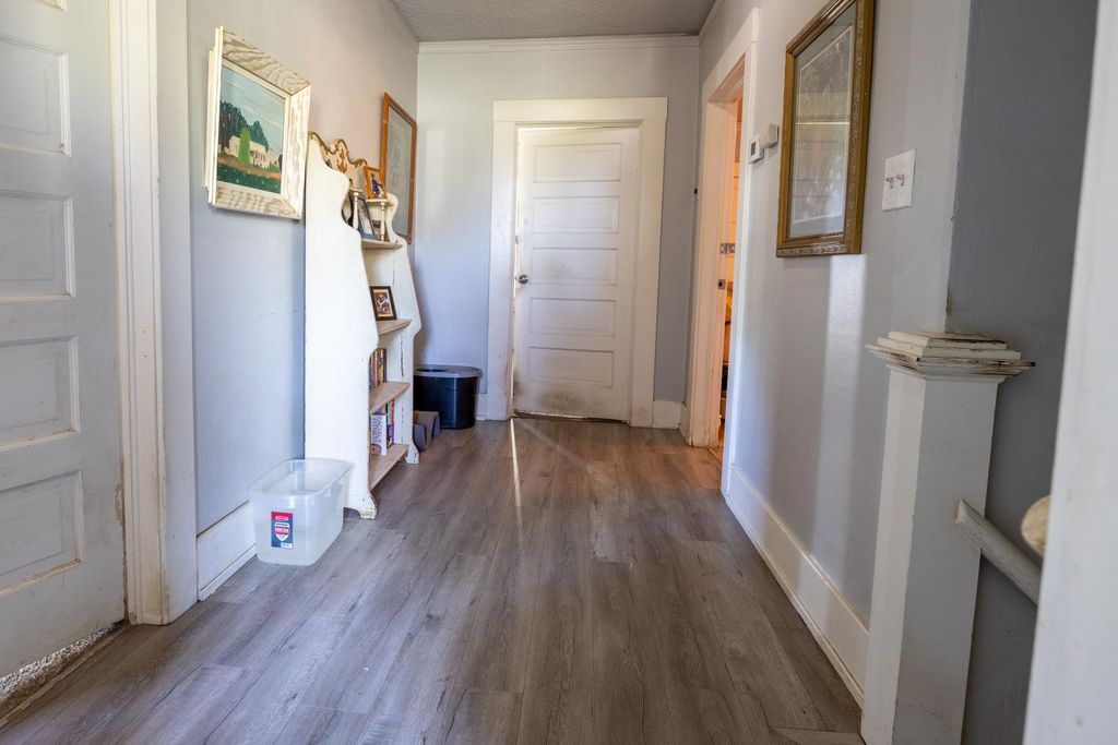 Image 30 of property listing at 3463 E Kerckhoff Avenue, Fresno, CA 93702