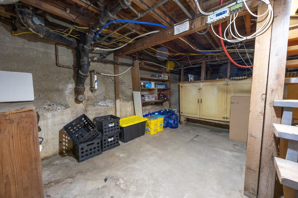 Image 39 of property listing at 3463 E Kerckhoff Avenue, Fresno, CA 93702