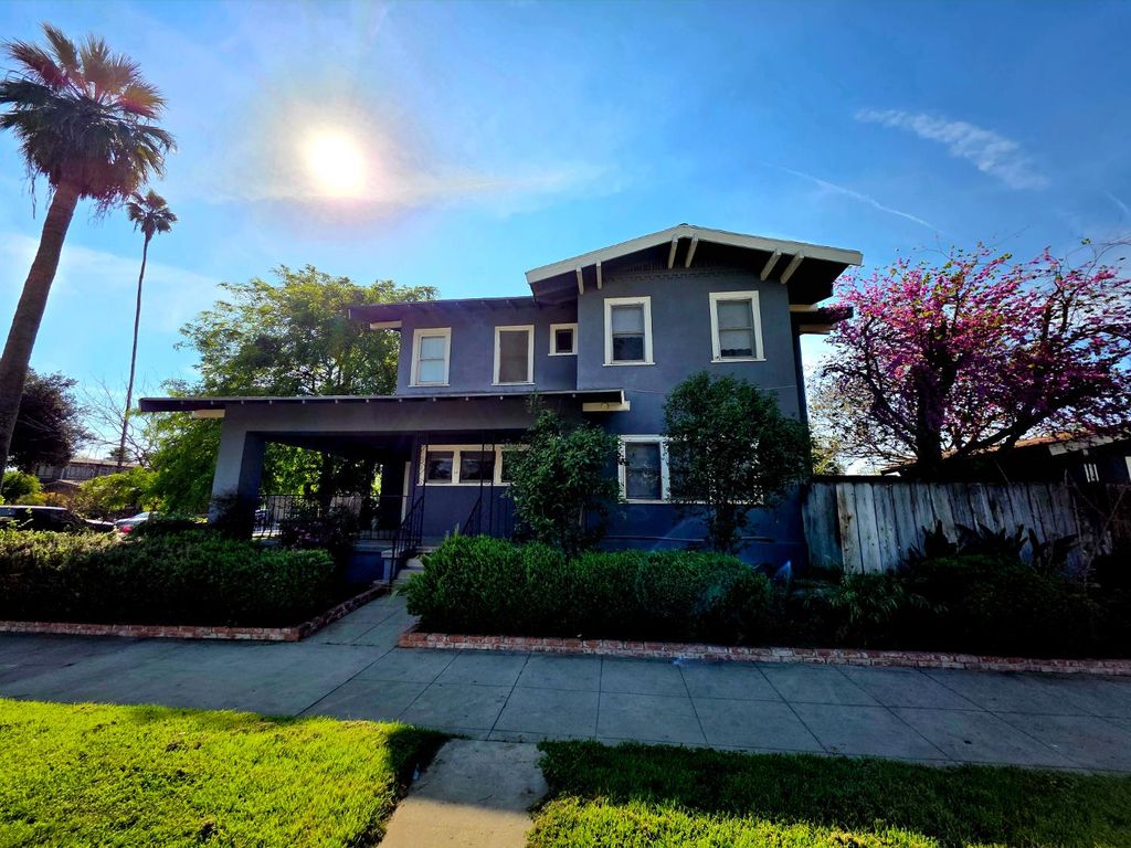 Image 4 of property listing at 3463 E Kerckhoff Avenue, Fresno, CA 93702