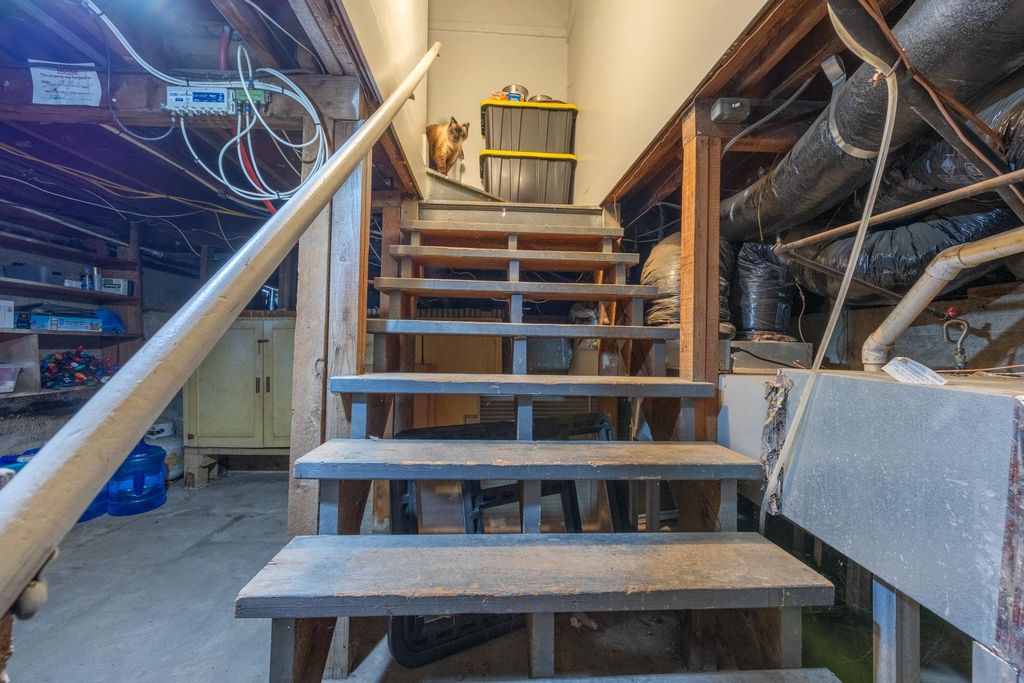 Image 40 of property listing at 3463 E Kerckhoff Avenue, Fresno, CA 93702