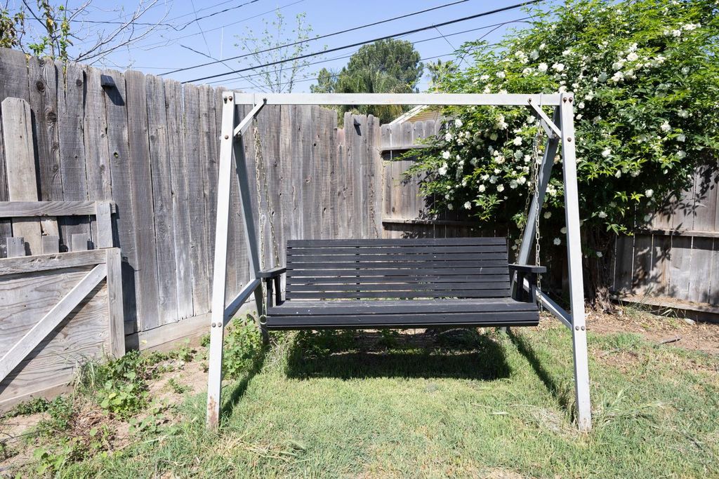 Image 47 of property listing at 3463 E Kerckhoff Avenue, Fresno, CA 93702