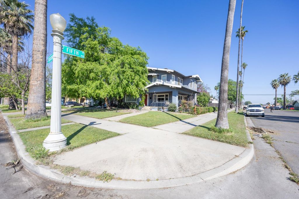 Image 7 of property listing at 3463 E Kerckhoff Avenue, Fresno, CA 93702