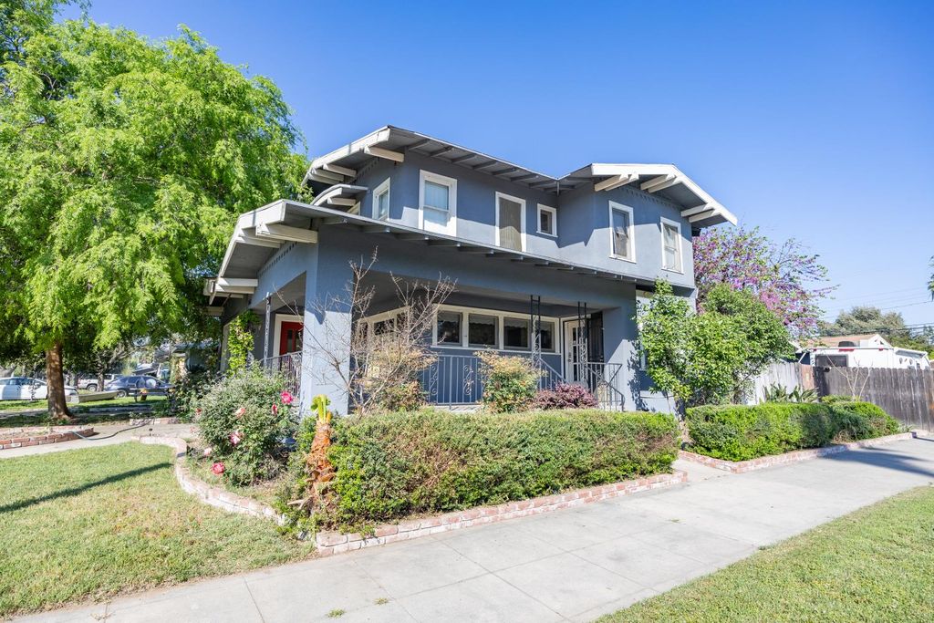 Image 8 of property listing at 3463 E Kerckhoff Avenue, Fresno, CA 93702