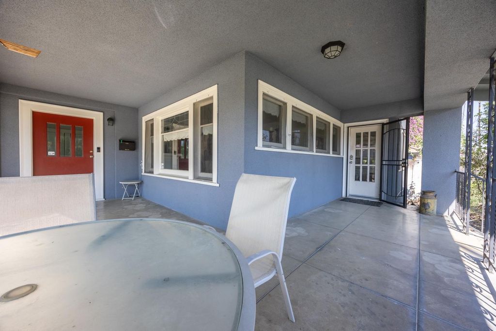 Image 9 of property listing at 3463 E Kerckhoff Avenue, Fresno, CA 93702