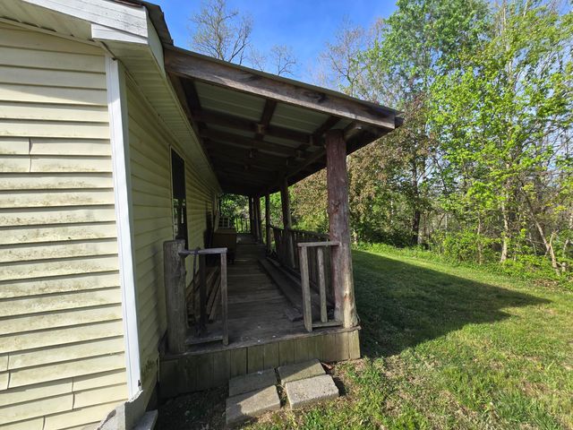 88 Clearview Drive, Irvine, KY 40336
