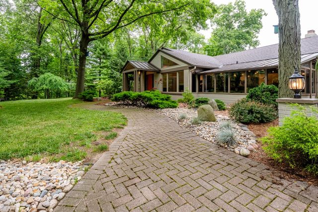 2301 S State Street, Saint Joseph, MI 49085