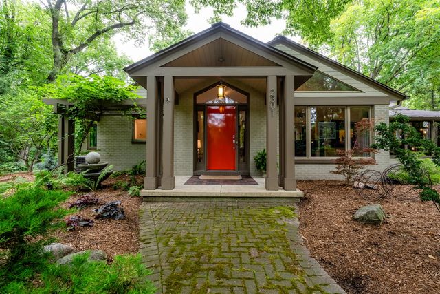 2301 S State Street, Saint Joseph, MI 49085