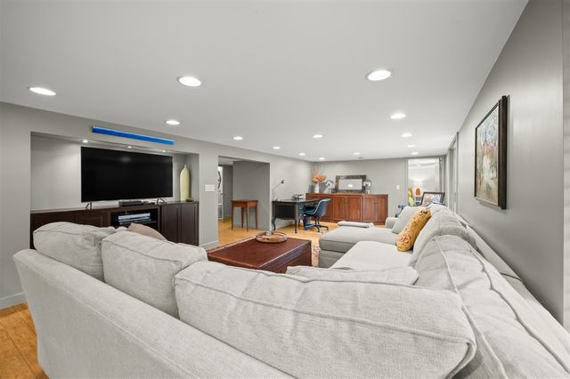2301 S State Street, Saint Joseph, MI 49085