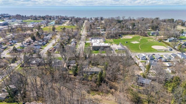 2301 S State Street, Saint Joseph, MI 49085
