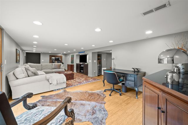 2301 S State Street, Saint Joseph, MI 49085