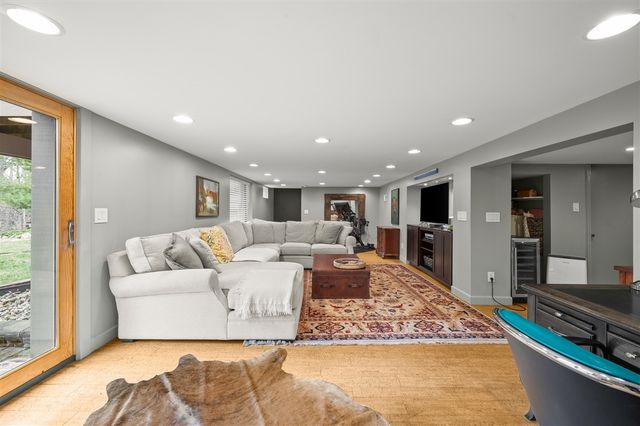 2301 S State Street, Saint Joseph, MI 49085