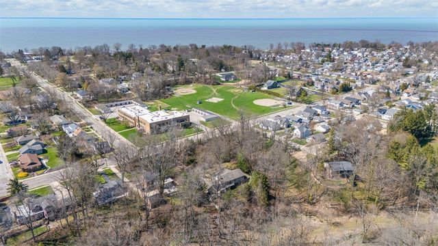 2301 S State Street, Saint Joseph, MI 49085