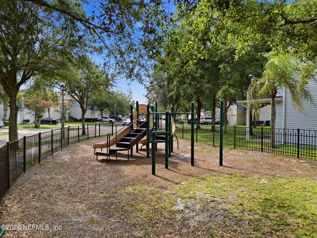 1827 BISCAYNE BAY Circle, Jacksonville, FL 32218