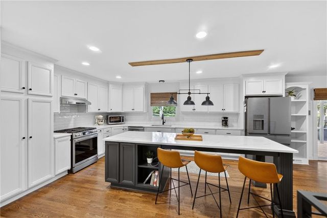 1011 Tam Oshanter Drive, Kansas City, MO 64145