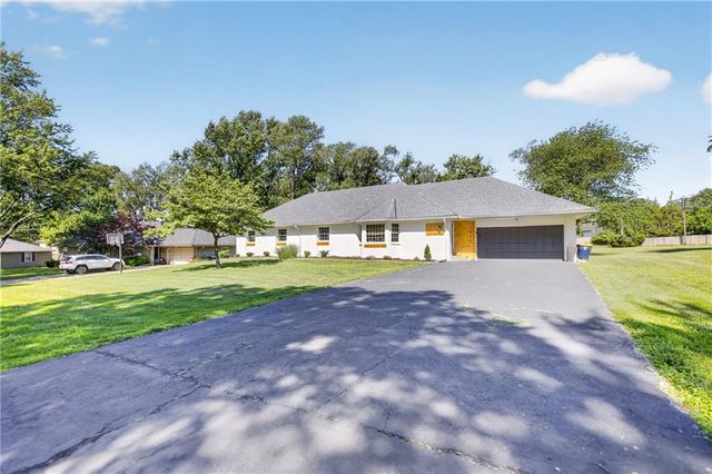 1011 Tam Oshanter Drive, Kansas City, MO 64145