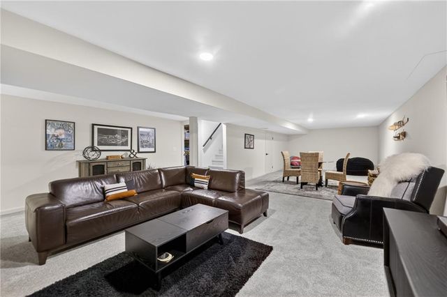 1011 Tam Oshanter Drive, Kansas City, MO 64145