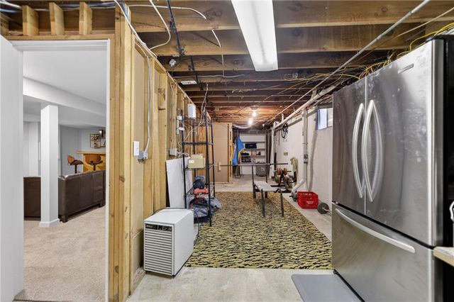 1011 Tam Oshanter Drive, Kansas City, MO 64145