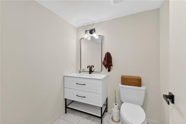 1011 Tam Oshanter Drive, Kansas City, MO 64145