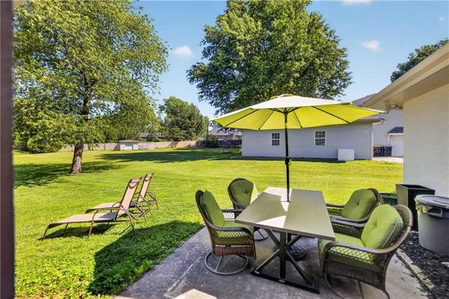 1011 Tam Oshanter Drive, Kansas City, MO 64145