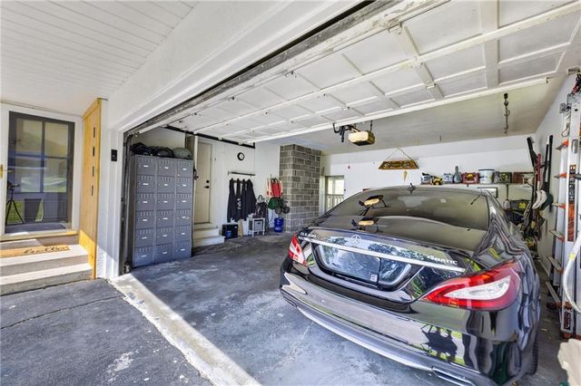 1011 Tam Oshanter Drive, Kansas City, MO 64145