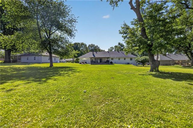 1011 Tam Oshanter Drive, Kansas City, MO 64145