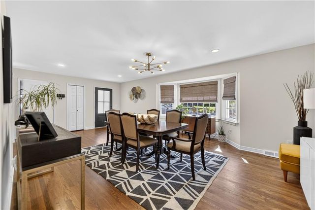 1011 Tam Oshanter Drive, Kansas City, MO 64145