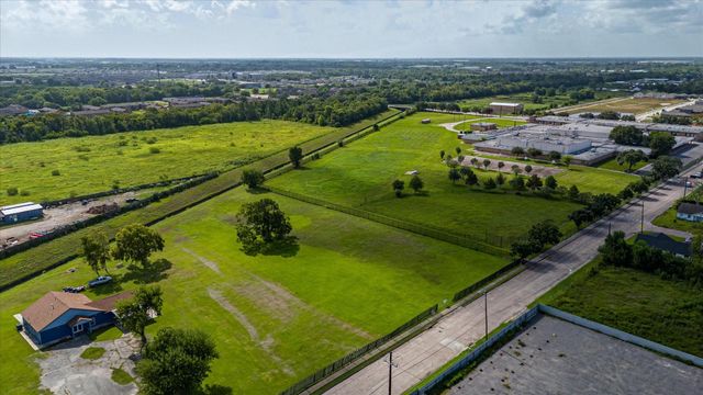 5706 S Acres Drive, Houston, TX 77048